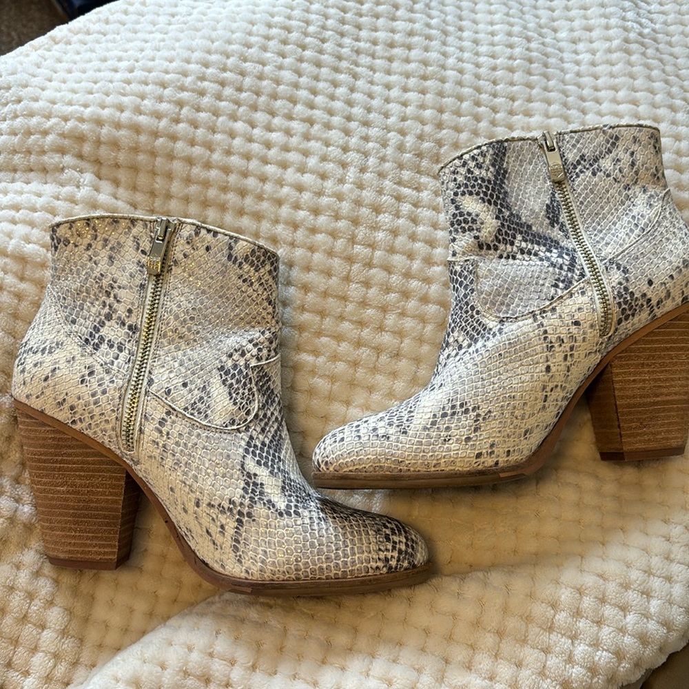 Vince Camuto Booties